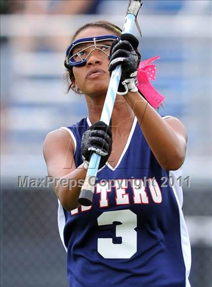 Thumbnail 1 in Estero vs. Tampa Catholic (State Playoffs) photogallery.