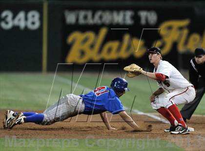 Thumbnail 2 in Los Alamitos vs. Harvard-Westlake (CIF-SS D1 Semi-Final) photogallery.