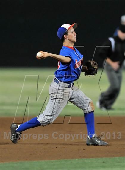 Thumbnail 3 in Los Alamitos vs. Harvard-Westlake (CIF-SS D1 Semi-Final) photogallery.