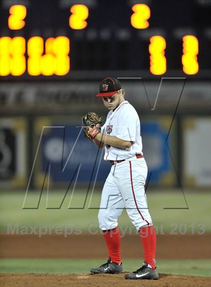 Thumbnail 1 in Los Alamitos vs. Harvard-Westlake (CIF-SS D1 Semi-Final) photogallery.