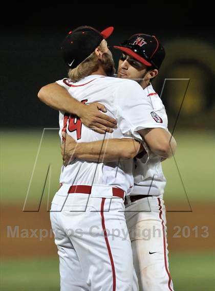 Thumbnail 3 in Los Alamitos vs. Harvard-Westlake (CIF-SS D1 Semi-Final) photogallery.