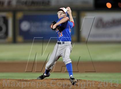 Thumbnail 2 in Los Alamitos vs. Harvard-Westlake (CIF-SS D1 Semi-Final) photogallery.