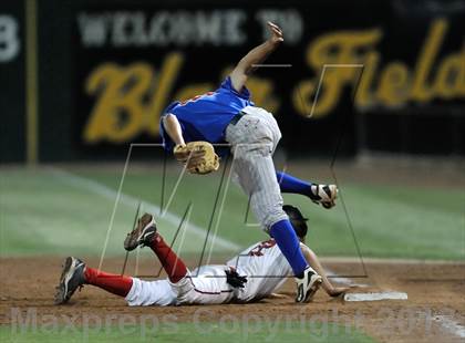 Thumbnail 2 in Los Alamitos vs. Harvard-Westlake (CIF-SS D1 Semi-Final) photogallery.