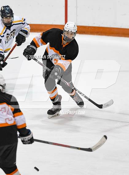 Thumbnail 2 in Churchville-Chili @ Webster Thomas (Section 5 Semifinal) photogallery.