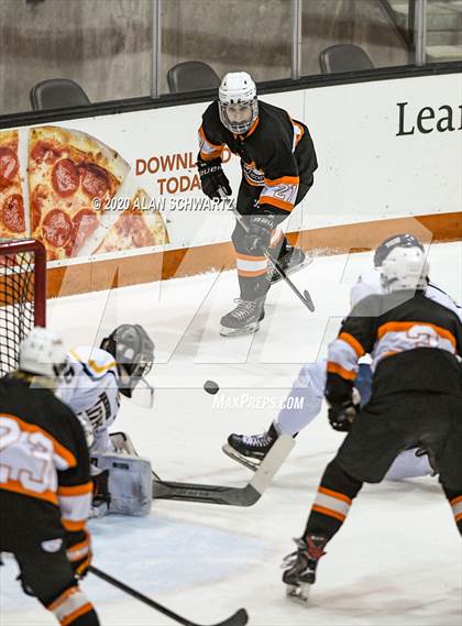 Thumbnail 2 in Churchville-Chili @ Webster Thomas (Section 5 Semifinal) photogallery.