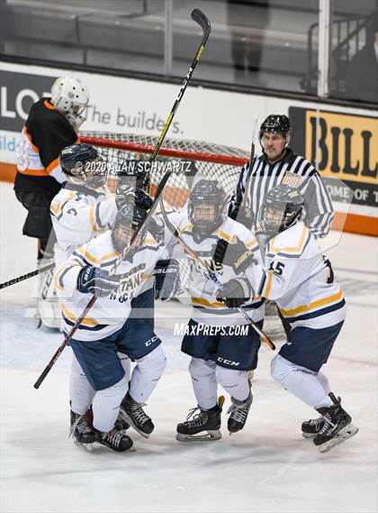 Thumbnail 3 in Churchville-Chili @ Webster Thomas (Section 5 Semifinal) photogallery.