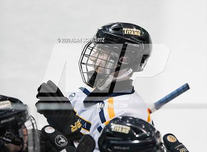 Thumbnail 2 in Churchville-Chili @ Webster Thomas (Section 5 Semifinal) photogallery.