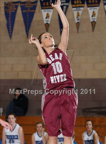 Thumbnail 2 in Bear River vs. Rocklin (Lincoln Invitational) photogallery.