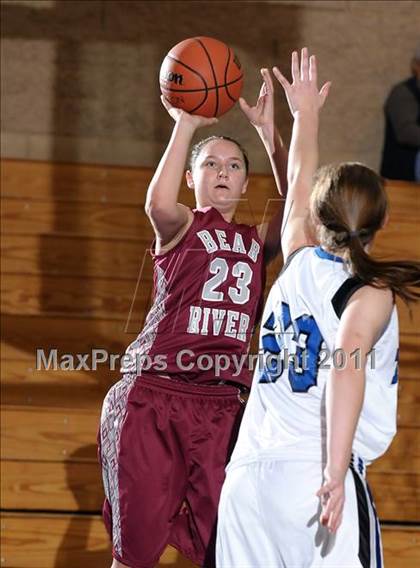 Thumbnail 2 in Bear River vs. Rocklin (Lincoln Invitational) photogallery.