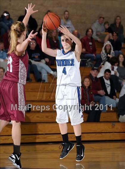 Thumbnail 3 in Bear River vs. Rocklin (Lincoln Invitational) photogallery.