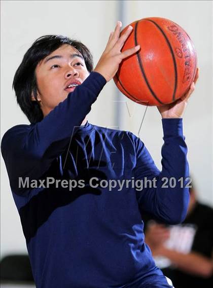 Thumbnail 3 in Desert Mirage vs. Desert Chapel (MaxPreps Holiday Classic) photogallery.
