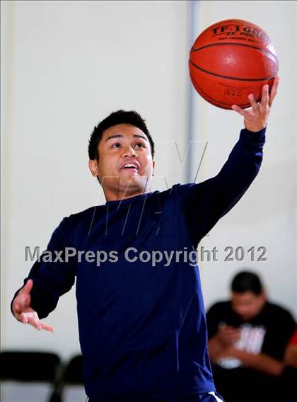 Thumbnail 1 in Desert Mirage vs. Desert Chapel (MaxPreps Holiday Classic) photogallery.