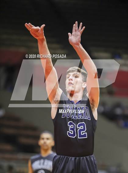 Thumbnail 2 in Bullard vs. Clovis East (CIF D1 Central Section Final) photogallery.