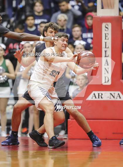 Thumbnail 1 in Bullard vs. Clovis East (CIF D1 Central Section Final) photogallery.