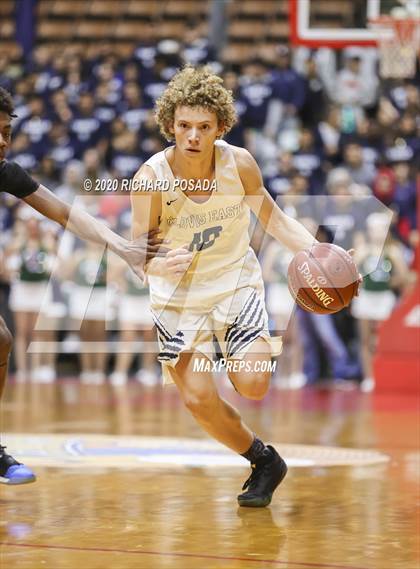 Thumbnail 1 in Bullard vs. Clovis East (CIF D1 Central Section Final) photogallery.