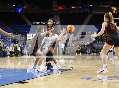 Thumbnail 2 in Harvard-Westlake @ Notre Dame (SO) photogallery.