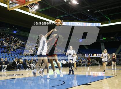 Thumbnail 3 in Harvard-Westlake @ Notre Dame (SO) photogallery.