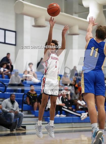 Thumbnail 2 in Hamshire-Fannett vs. Madisonville (Mike Dacus Classic) photogallery.