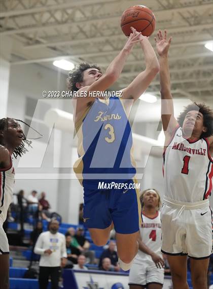 Thumbnail 2 in Hamshire-Fannett vs. Madisonville (Mike Dacus Classic) photogallery.