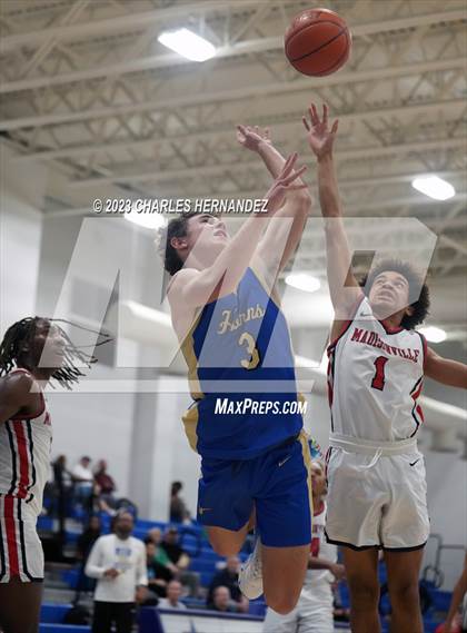 Thumbnail 1 in Hamshire-Fannett vs. Madisonville (Mike Dacus Classic) photogallery.