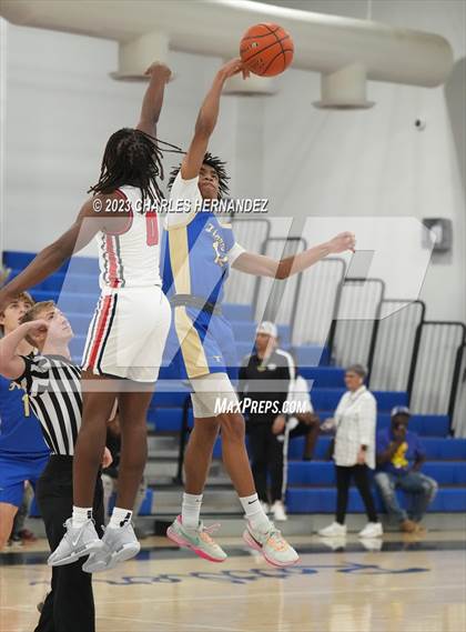 Thumbnail 1 in Hamshire-Fannett vs. Madisonville (Mike Dacus Classic) photogallery.