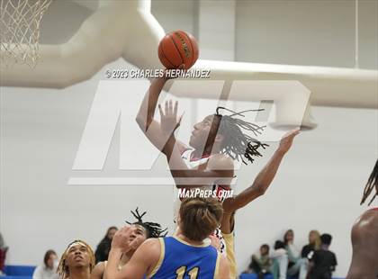 Thumbnail 3 in Hamshire-Fannett vs. Madisonville (Mike Dacus Classic) photogallery.