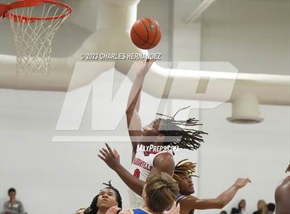 Thumbnail 2 in Hamshire-Fannett vs. Madisonville (Mike Dacus Classic) photogallery.