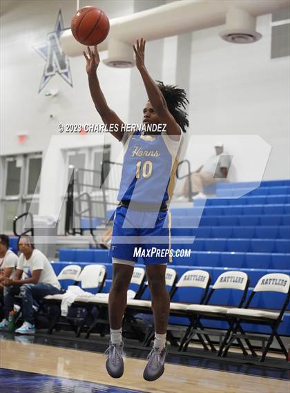 Thumbnail 3 in Hamshire-Fannett vs. Madisonville (Mike Dacus Classic) photogallery.