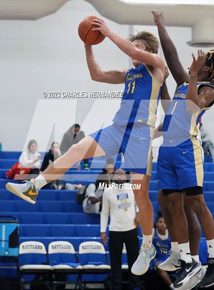 Thumbnail 1 in Hamshire-Fannett vs. Madisonville (Mike Dacus Classic) photogallery.