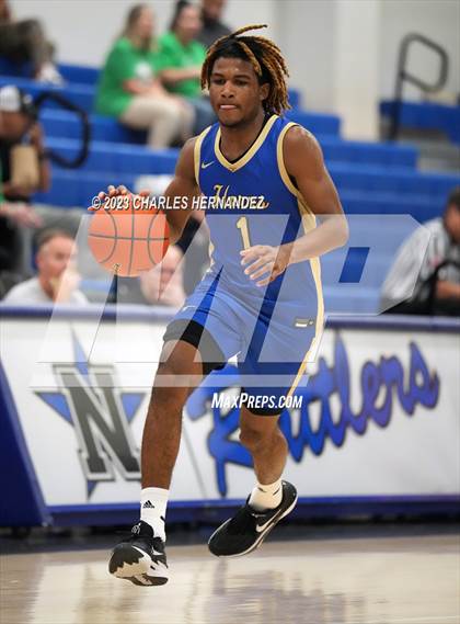 Thumbnail 3 in Hamshire-Fannett vs. Madisonville (Mike Dacus Classic) photogallery.