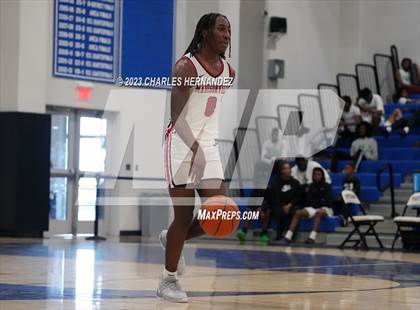 Thumbnail 2 in Hamshire-Fannett vs. Madisonville (Mike Dacus Classic) photogallery.