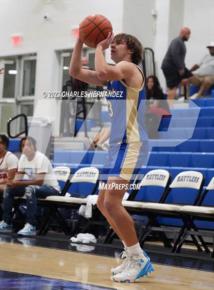 Thumbnail 1 in Hamshire-Fannett vs. Madisonville (Mike Dacus Classic) photogallery.