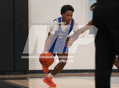 Thumbnail 2 in Hamshire-Fannett vs. Madisonville (Mike Dacus Classic) photogallery.