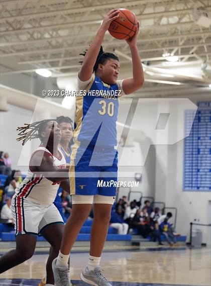 Thumbnail 1 in Hamshire-Fannett vs. Madisonville (Mike Dacus Classic) photogallery.