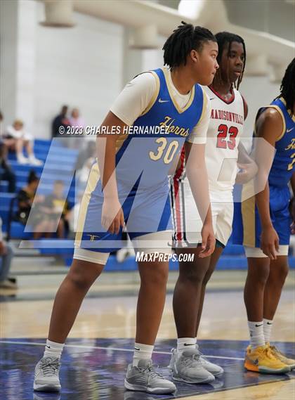 Thumbnail 2 in Hamshire-Fannett vs. Madisonville (Mike Dacus Classic) photogallery.