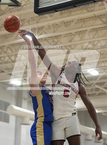 Thumbnail 2 in Hamshire-Fannett vs. Madisonville (Mike Dacus Classic) photogallery.