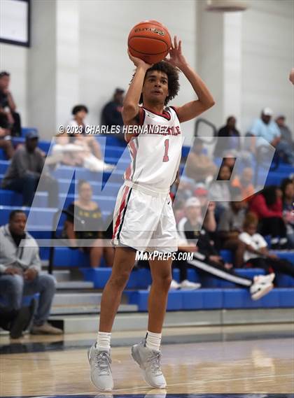 Thumbnail 2 in Hamshire-Fannett vs. Madisonville (Mike Dacus Classic) photogallery.