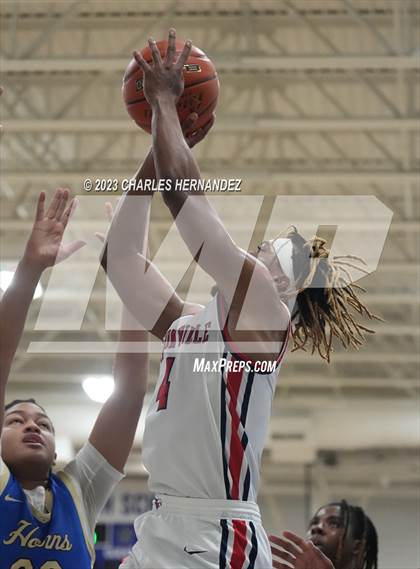 Thumbnail 2 in Hamshire-Fannett vs. Madisonville (Mike Dacus Classic) photogallery.