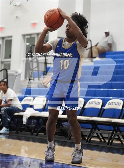 Thumbnail 3 in Hamshire-Fannett vs. Madisonville (Mike Dacus Classic) photogallery.