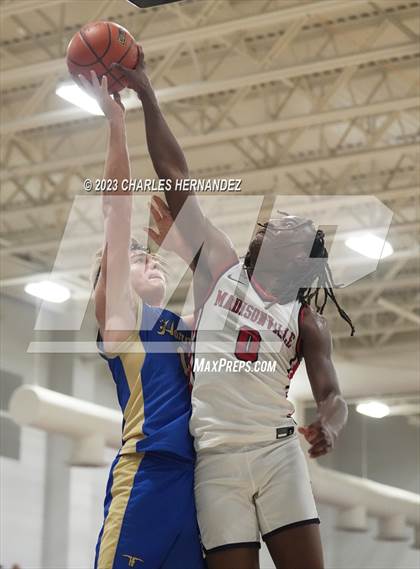Thumbnail 3 in Hamshire-Fannett vs. Madisonville (Mike Dacus Classic) photogallery.