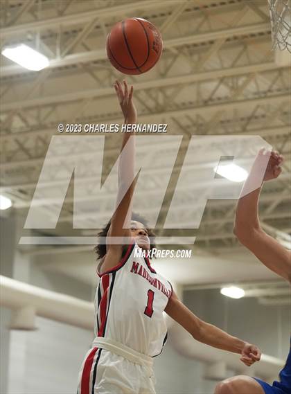 Thumbnail 3 in Hamshire-Fannett vs. Madisonville (Mike Dacus Classic) photogallery.