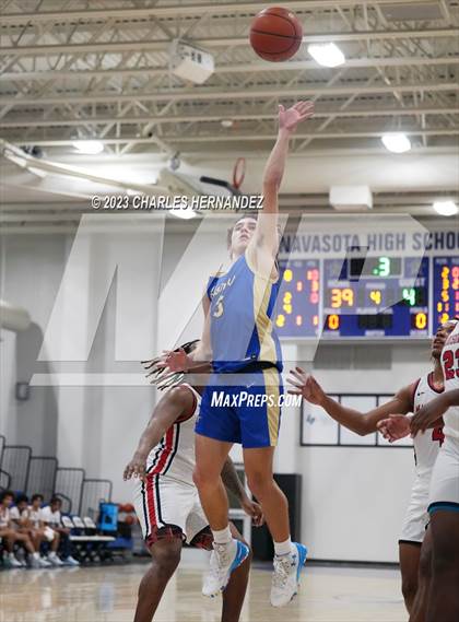 Thumbnail 3 in Hamshire-Fannett vs. Madisonville (Mike Dacus Classic) photogallery.