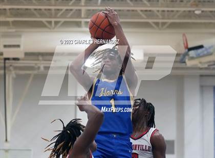 Thumbnail 2 in Hamshire-Fannett vs. Madisonville (Mike Dacus Classic) photogallery.
