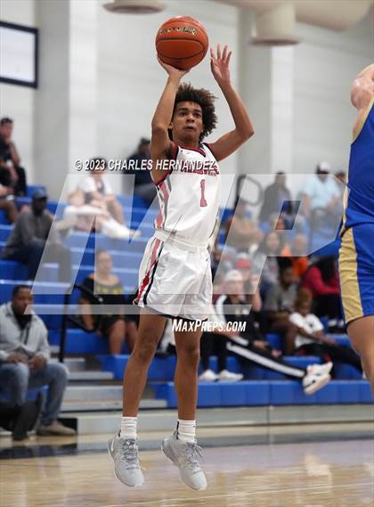Thumbnail 3 in Hamshire-Fannett vs. Madisonville (Mike Dacus Classic) photogallery.