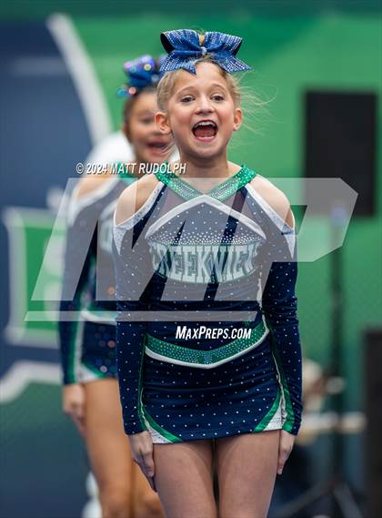 Thumbnail 2 in Creekview (Creekview Classic) photogallery.