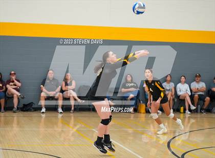 Thumbnail 3 in Arizona Lutheran Academy vs. Pusch Ridge Christian Academy photogallery.