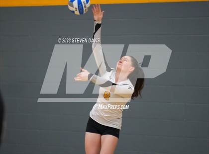 Thumbnail 3 in Arizona Lutheran Academy vs. Pusch Ridge Christian Academy photogallery.