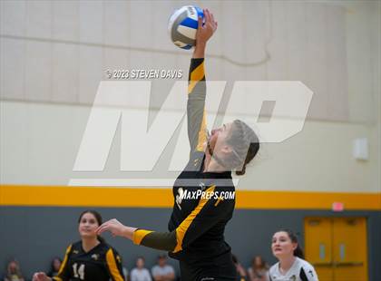 Thumbnail 2 in Arizona Lutheran Academy vs. Pusch Ridge Christian Academy photogallery.