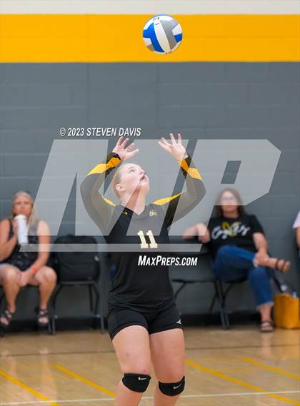 Thumbnail 2 in Arizona Lutheran Academy vs. Pusch Ridge Christian Academy photogallery.