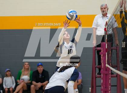 Thumbnail 2 in Arizona Lutheran Academy vs. Pusch Ridge Christian Academy photogallery.